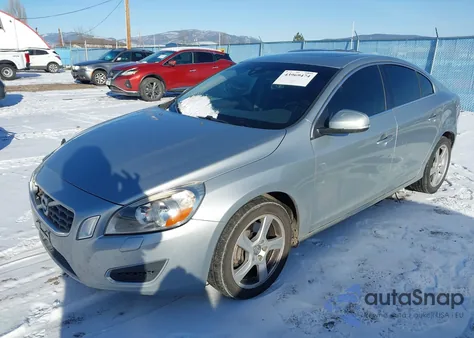 2013 Volvo S60 T5 z USA, uszkodzony, nr VIN YV1612FH4D2194567
